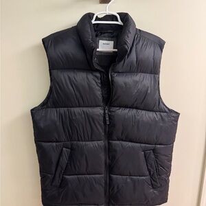Old Navy Men's Black Puffer Vest